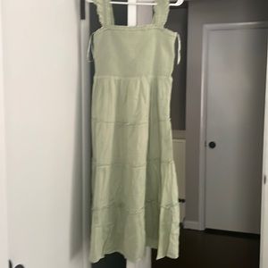 Adorable green dress!